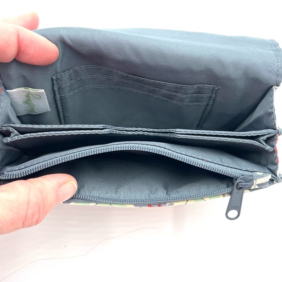 Vera Bradley Nomadic Floral set of Wristlet and Makeup Bag - Picture 6 of 12